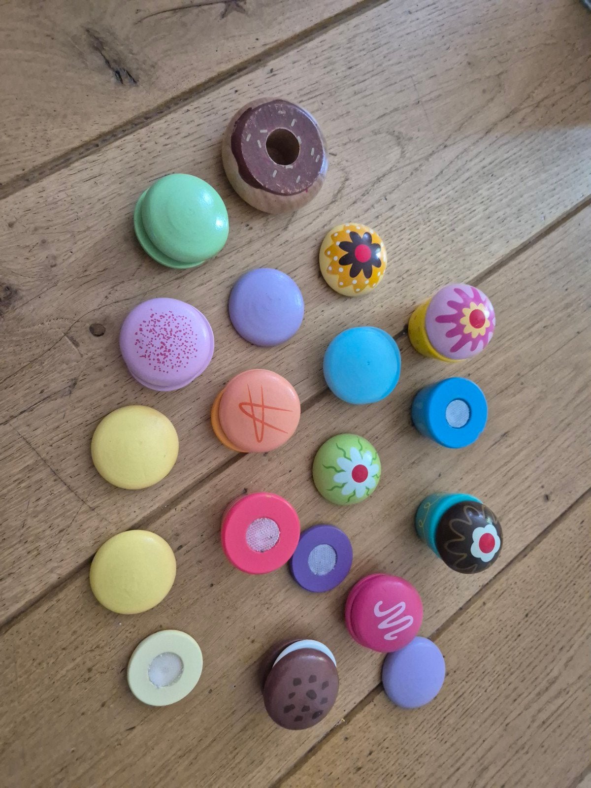 Houten speelgoed gebakjes en macarons, Ophalen of Verzenden, Zo goed als nieuw