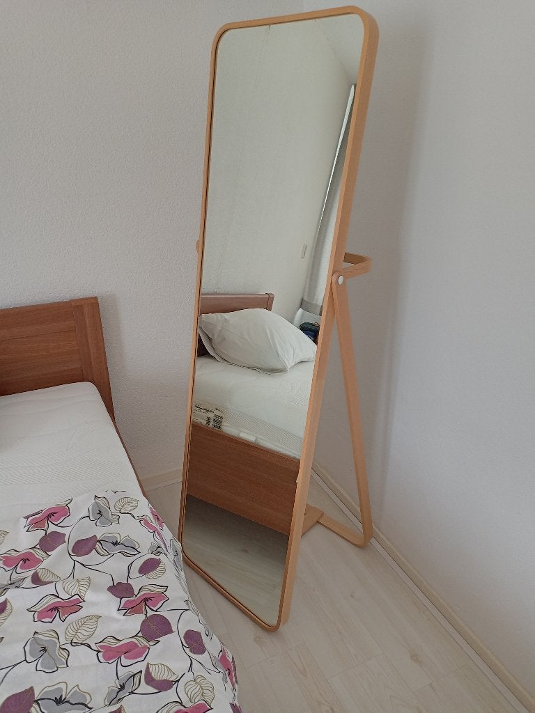 Ikea Ikorness staande spiegel licht essenhout, Huis en Inrichting, Woonaccessoires | Spiegels, Ophalen, Zo goed als nieuw, 150 tot 200 cm