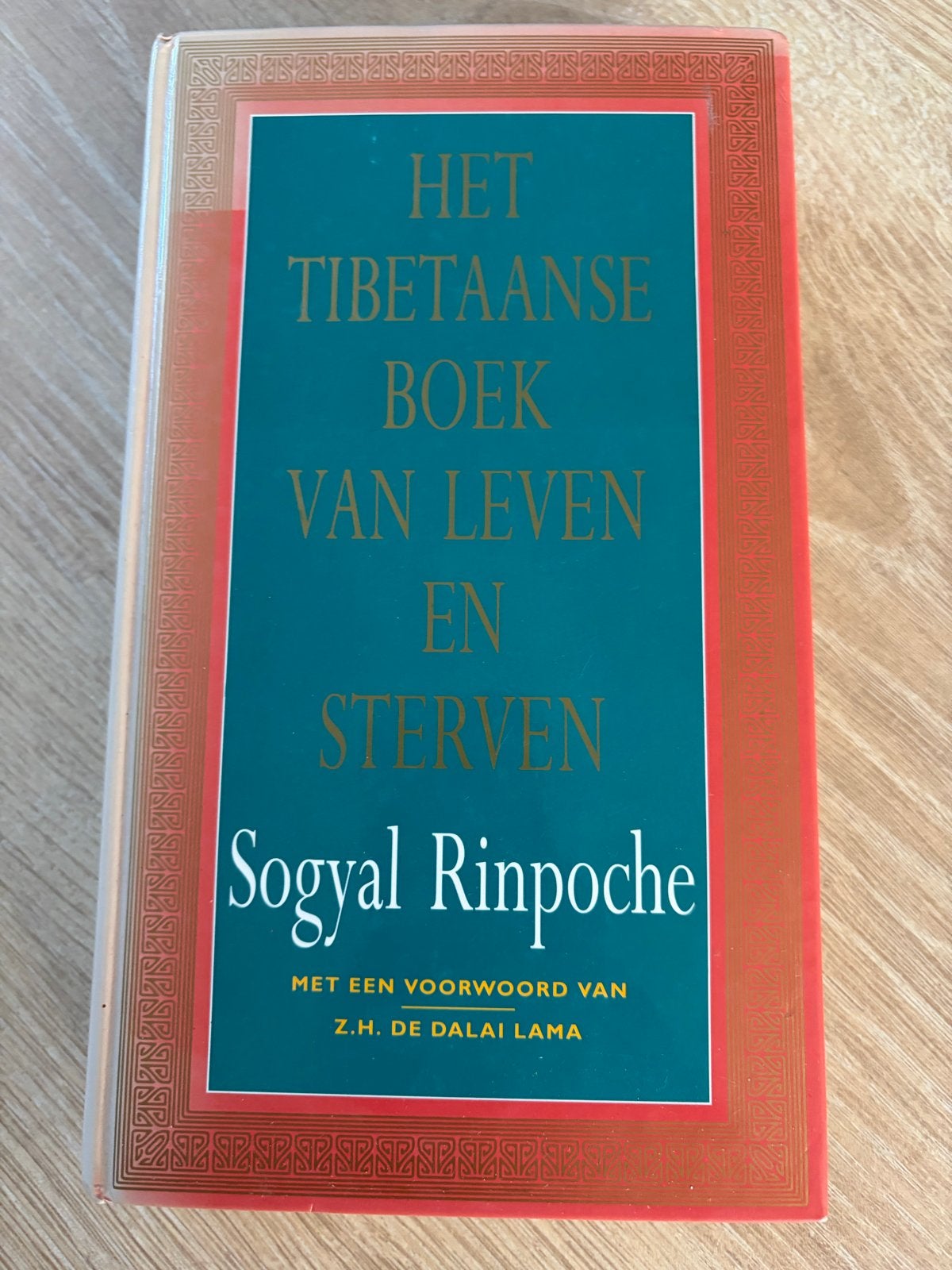 Het Tibetaanse Boek van Leven en Sterven - Sogyal Rinpoche, Boeken, Esoterie en Spiritualiteit, Ophalen of Verzenden, Gelezen