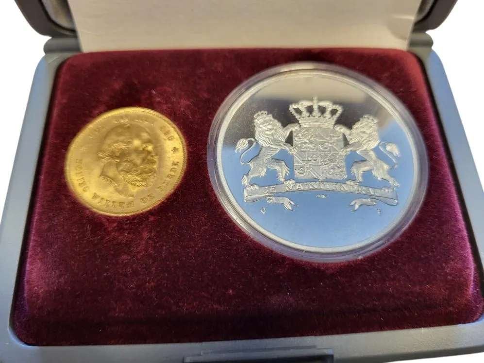 NL gouden tientje 1877 Willem 3 incl. doosje en certificaat, Postzegels en Munten, Edelmetalen en Baren, Ophalen of Verzenden