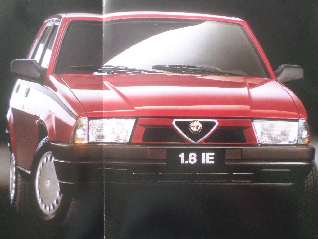 Alfa Romeo 75 1.8 & 2.0 Twin Spark & 3.0 Facelift Brochure, Ophalen of Verzenden, Zo goed als nieuw, Alfa Romeo