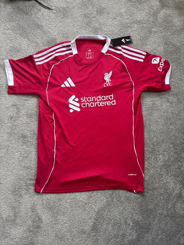 Liverpool shirt maat S rood wit Adidas helemaal nieuw, Maat S, Ophalen of Verzenden, Nieuw, Shirt