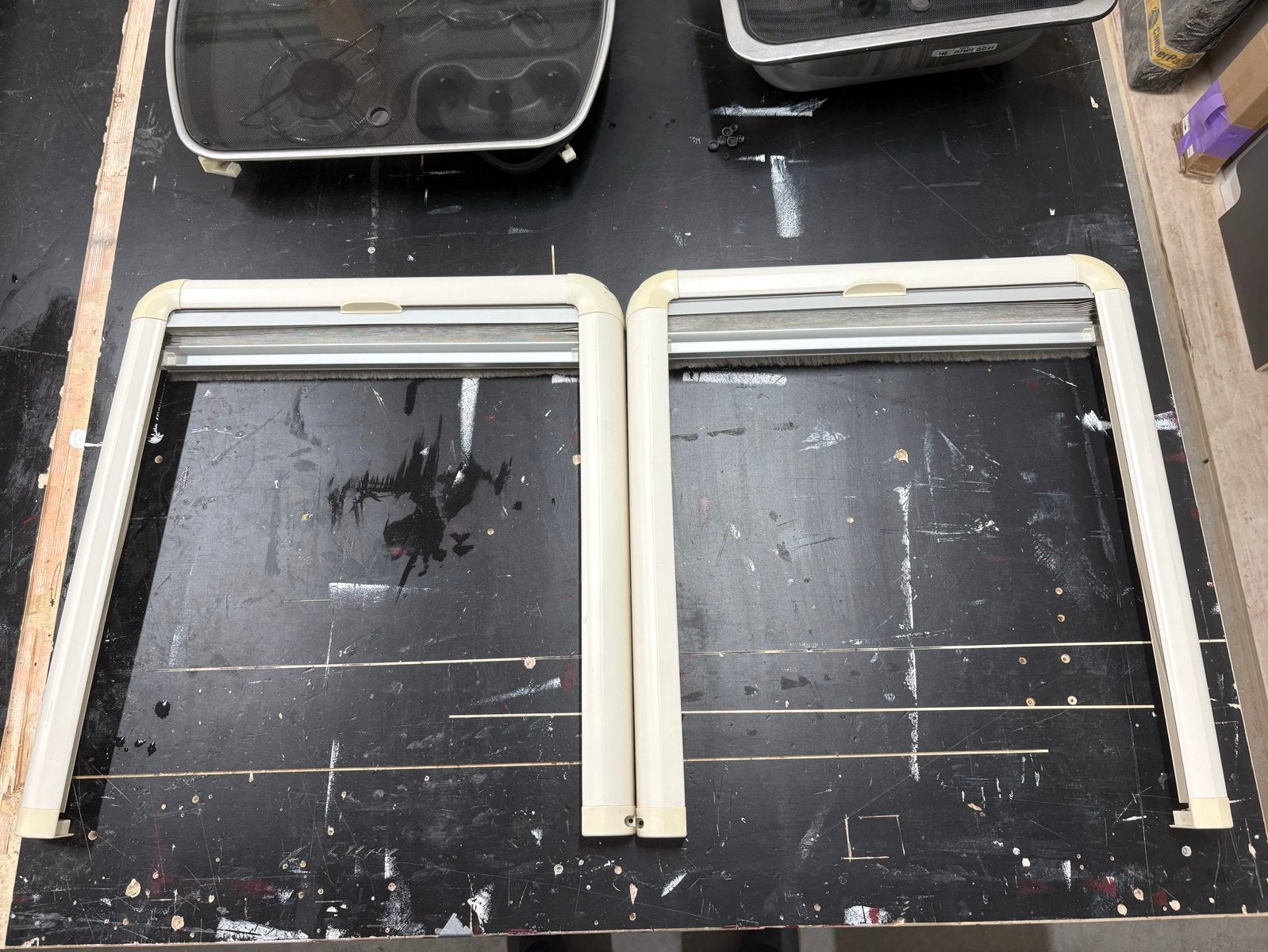 2x Dometic Rollo voor camper achterdeur ramen 80x55 cm, Ophalen, Gebruikt