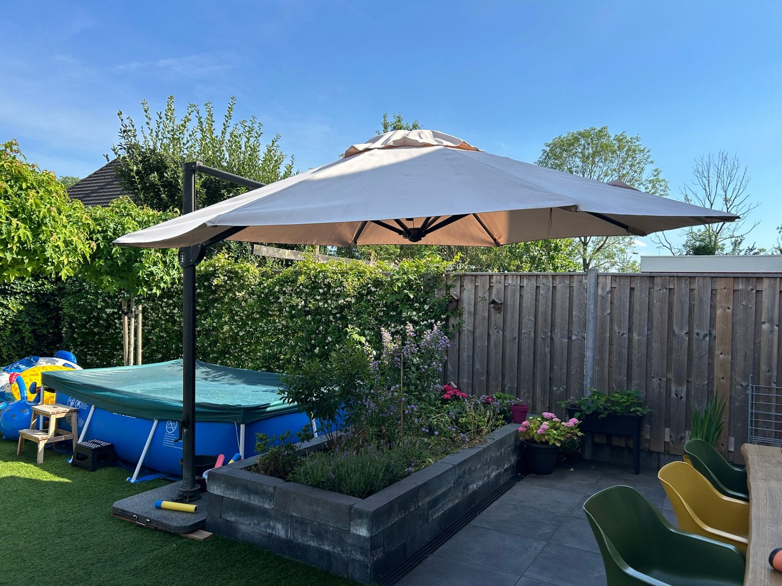 Ronde zweefparasol 3.5m met 90KG voet, Tuin en Terras, Parasols, Ophalen, Verstelbaar, Gebruikt, Zweefparasol