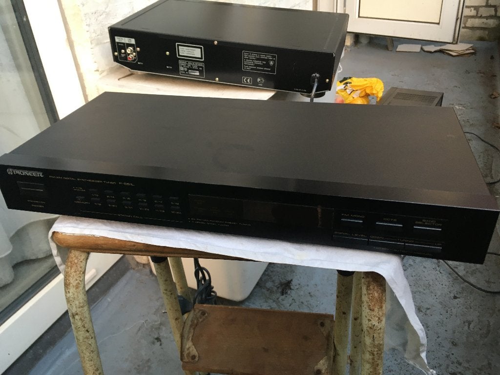 Foto 16 van Pioneer stereo Tuner TX-1070 R of Tuner F-551L, 2 soorten