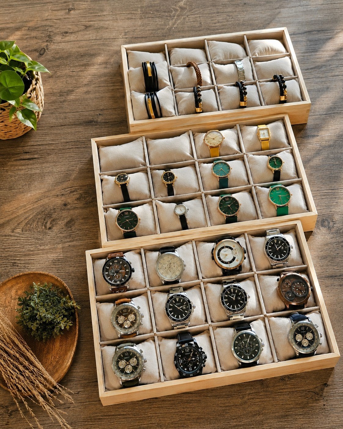 22 Ernest horloges en 7 leren armbanden. Nieuw!, Ophalen of Verzenden, Nieuw, Leer, Overige merken