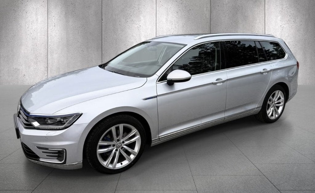 VW Passat Variant 1.4 TSI GTE | GRIJS / 155d KM / 03-2017, Auto's, Volkswagen, 1498 cc, Zwart, 218 pk, Stationwagon