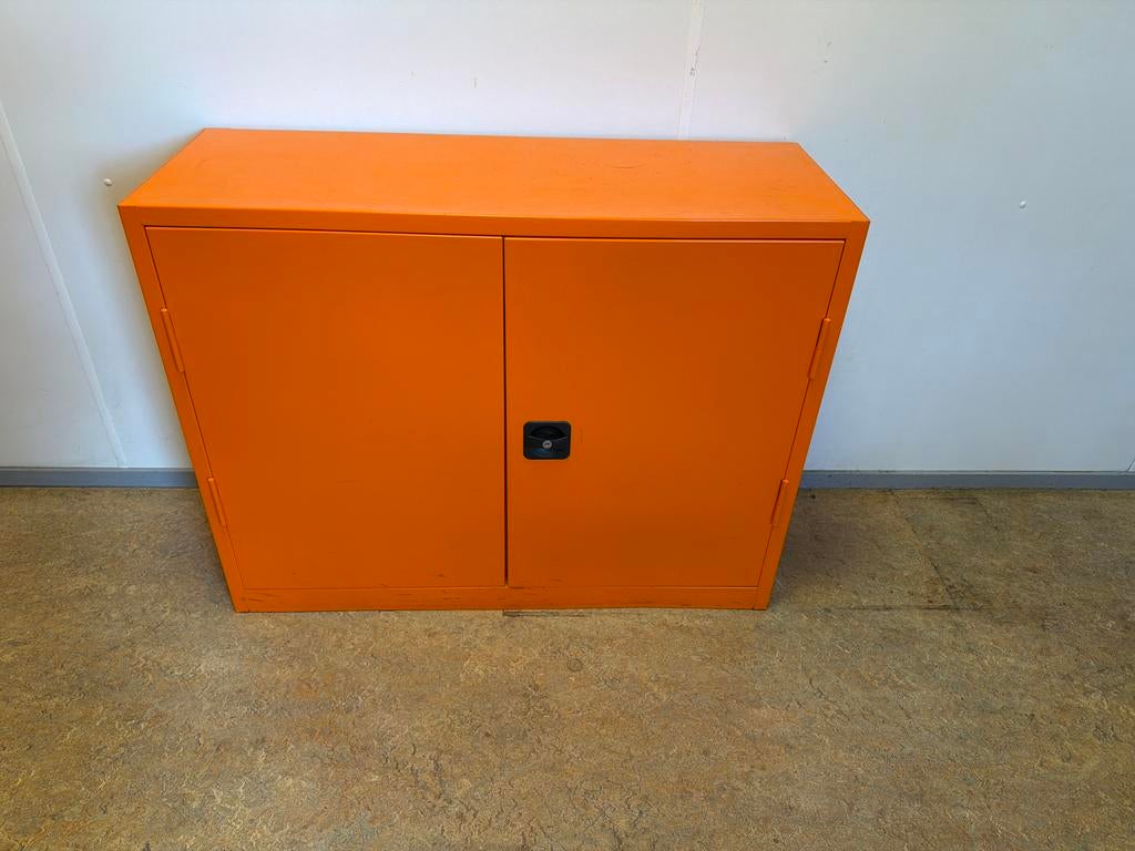 Oranje metalen kastje met schap - 100x40x80cm, Ophalen of Verzenden, Gebruikt