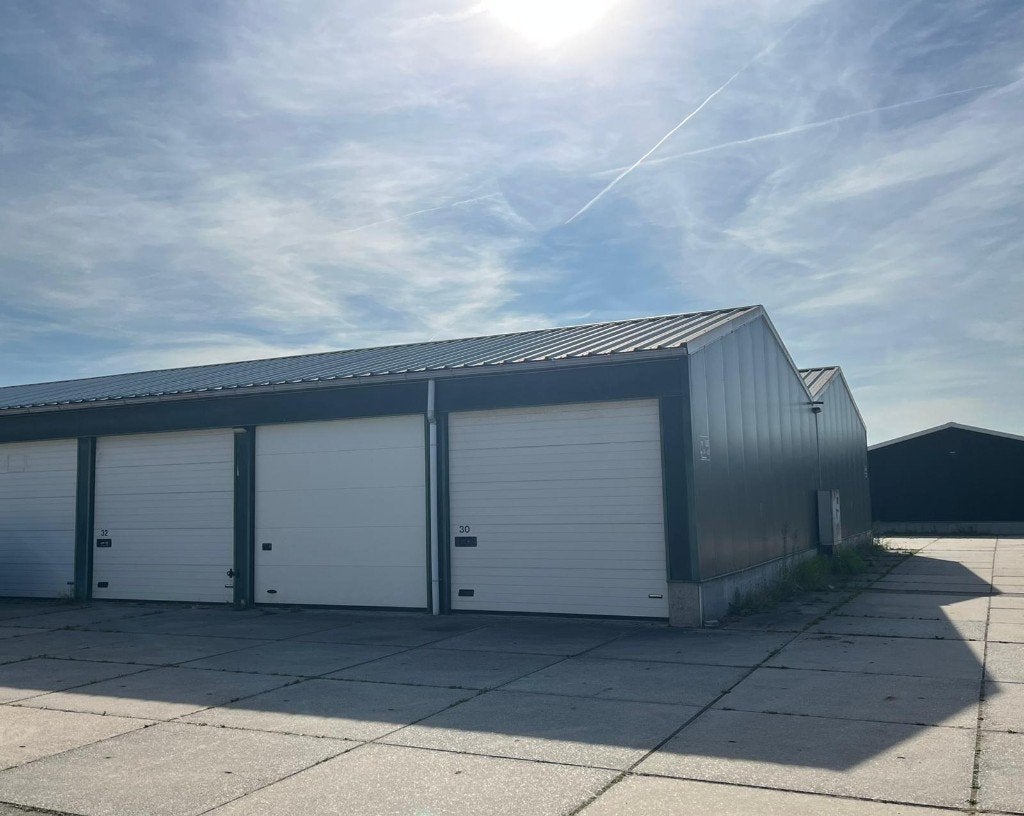 Bedrijfsunit garagebox stalling opslag box Amsterdam 45 m2!