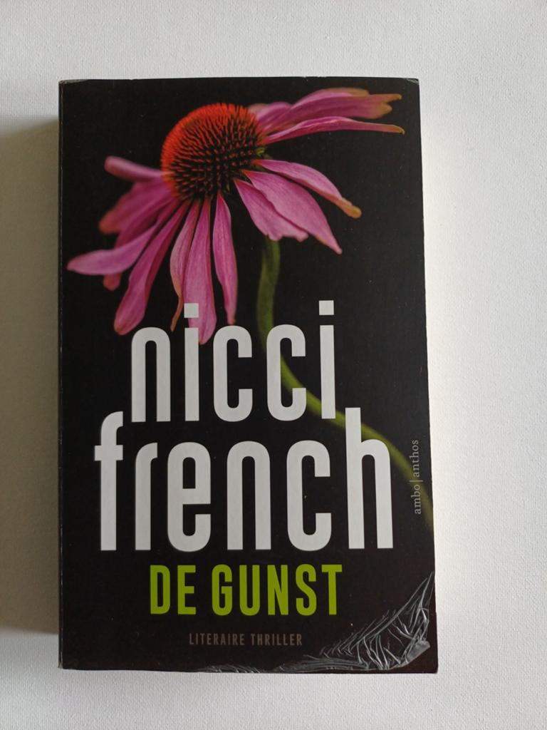De gunst Nicci French, Ophalen, Zo goed als nieuw