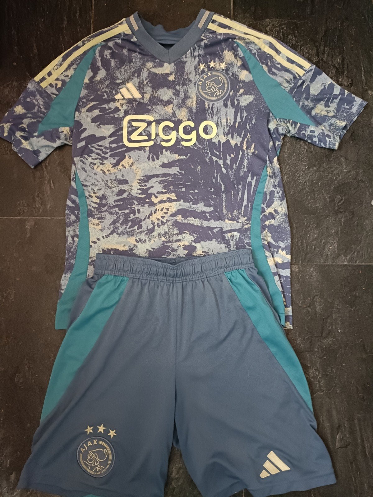 Ajax uit tenue 2024/2025 - Maat 164 (13-14 jaar), Overige typen, Ophalen of Verzenden, Zo goed als nieuw, Maat 34 (XS) of kleiner