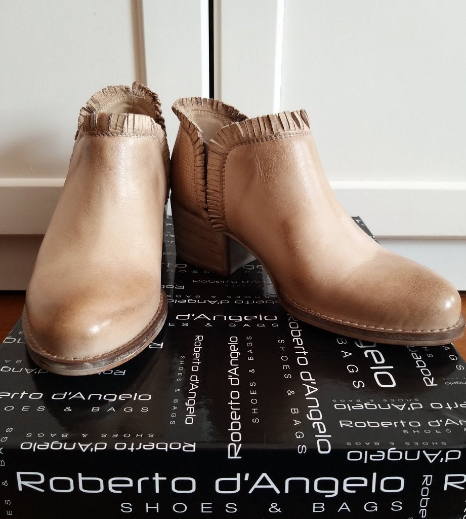 Roberto d'Angelo nieuwe beige leren enkellaarsjes, maat 33, Beige, Lage of Enkellaarzen, Nieuw, Ophalen of Verzenden