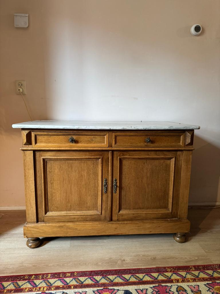 Frans antieke kast met Carrara marmeren blad, Huis en Inrichting, Kasten | Dressoirs, Ophalen, Zo goed als nieuw, 25 tot 50 cm