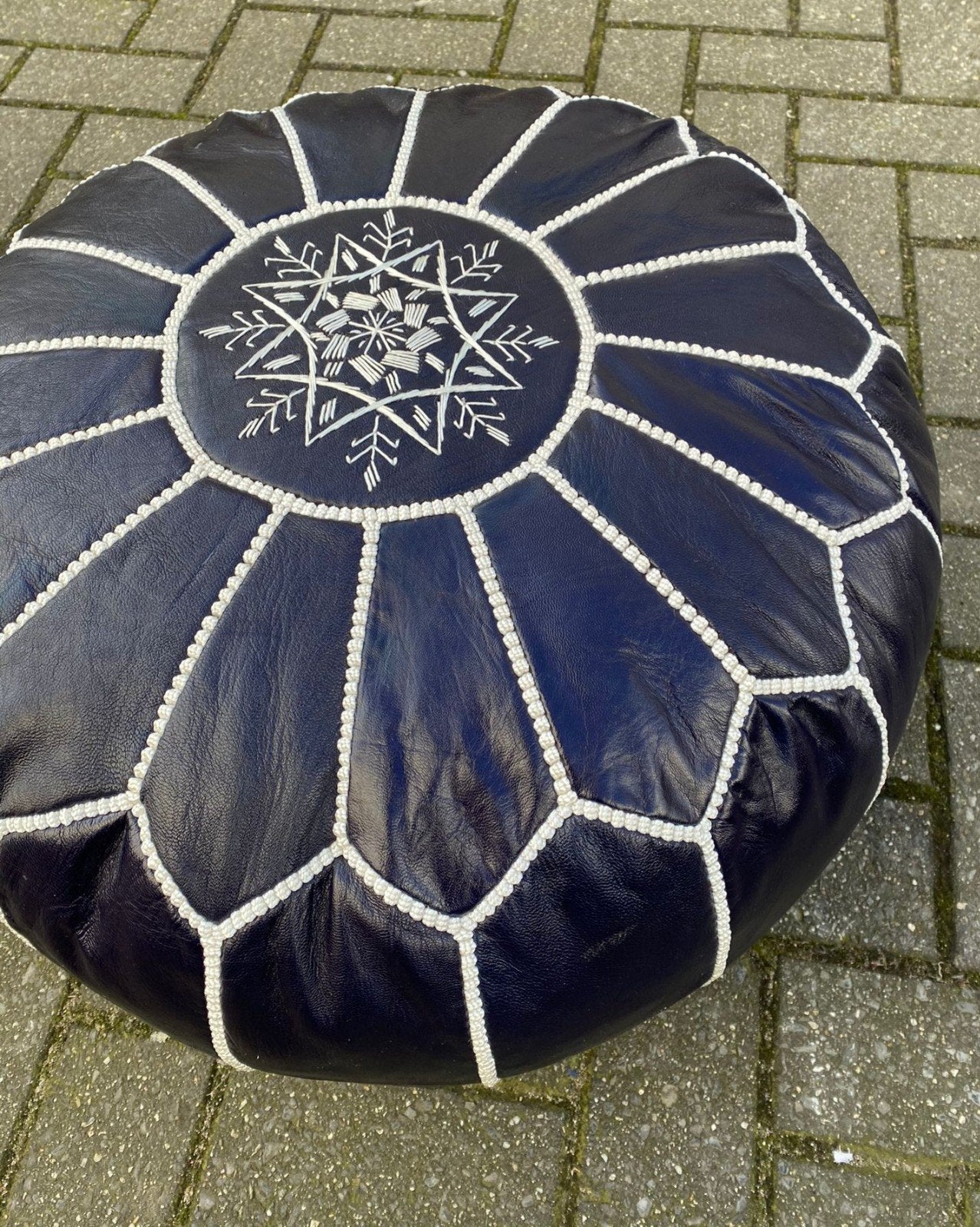 nieuwe Marokkaanse handgemaakte leren poef, gevuld, Minder dan 50 cm, Rond, Nieuw, Ophalen of Verzenden