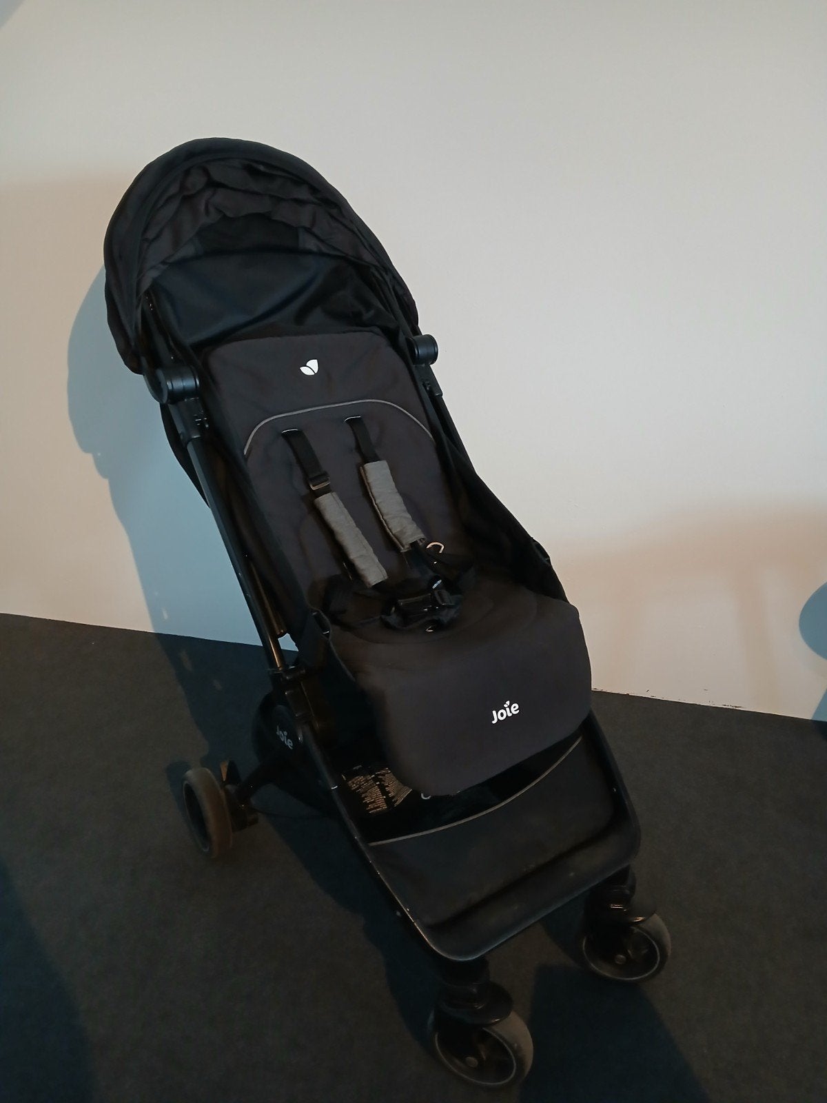 Joie kinderwagen - Compact en lichtgewicht, Kinderen en Baby's, Kinderwagens en Combinaties, Gebruikt, Verstelbare duwstang, Ophalen