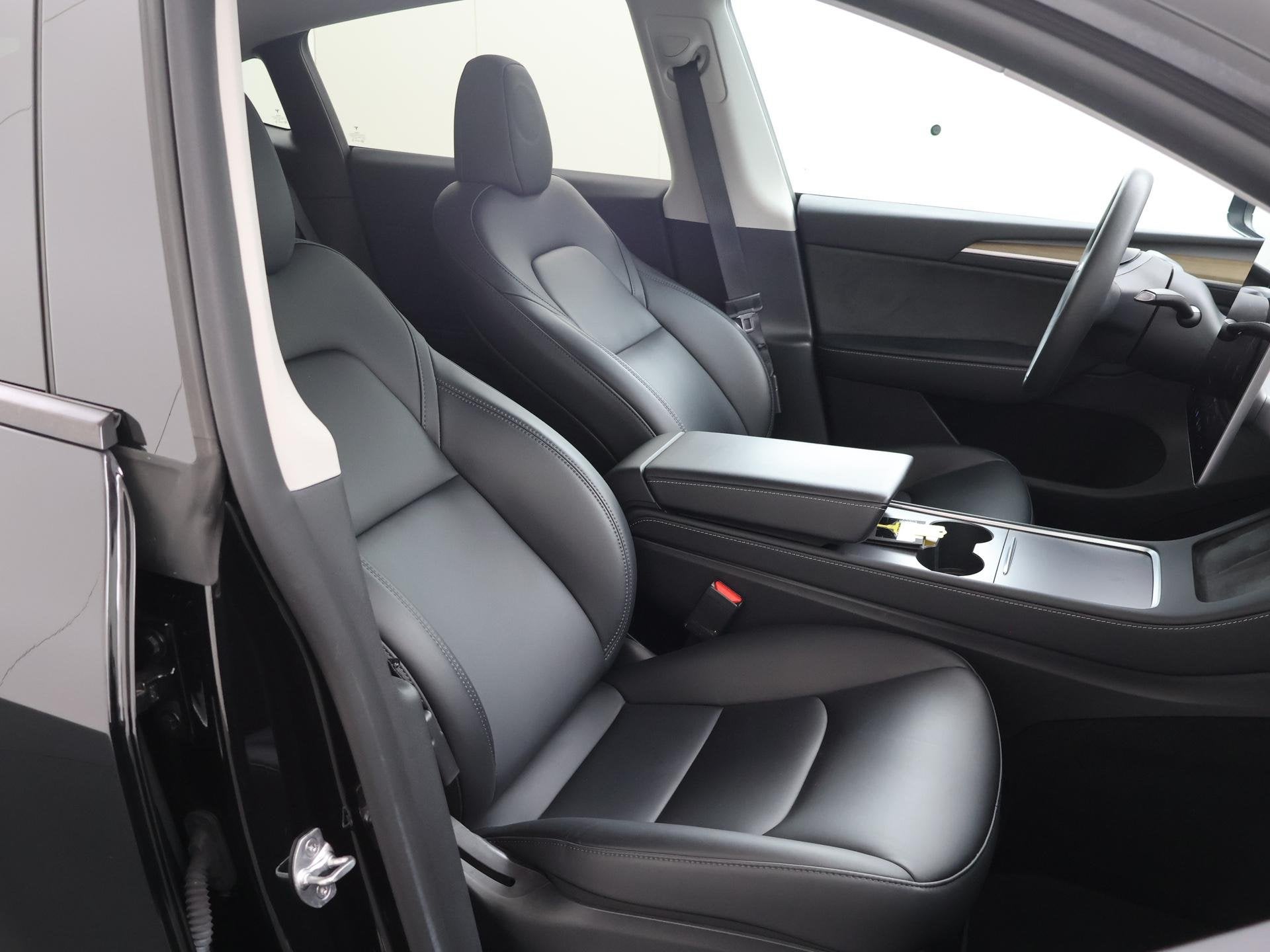Foto 10 van Tesla Model Y RWD 58 kWh | Panoramadak | 360° Camera | Stoe