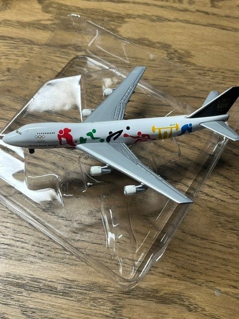 Herpa vliegtuig UPS Olympische Spelen Boeing 747-200, Overige merken, 1:200 of kleiner, Verzenden, Nieuw