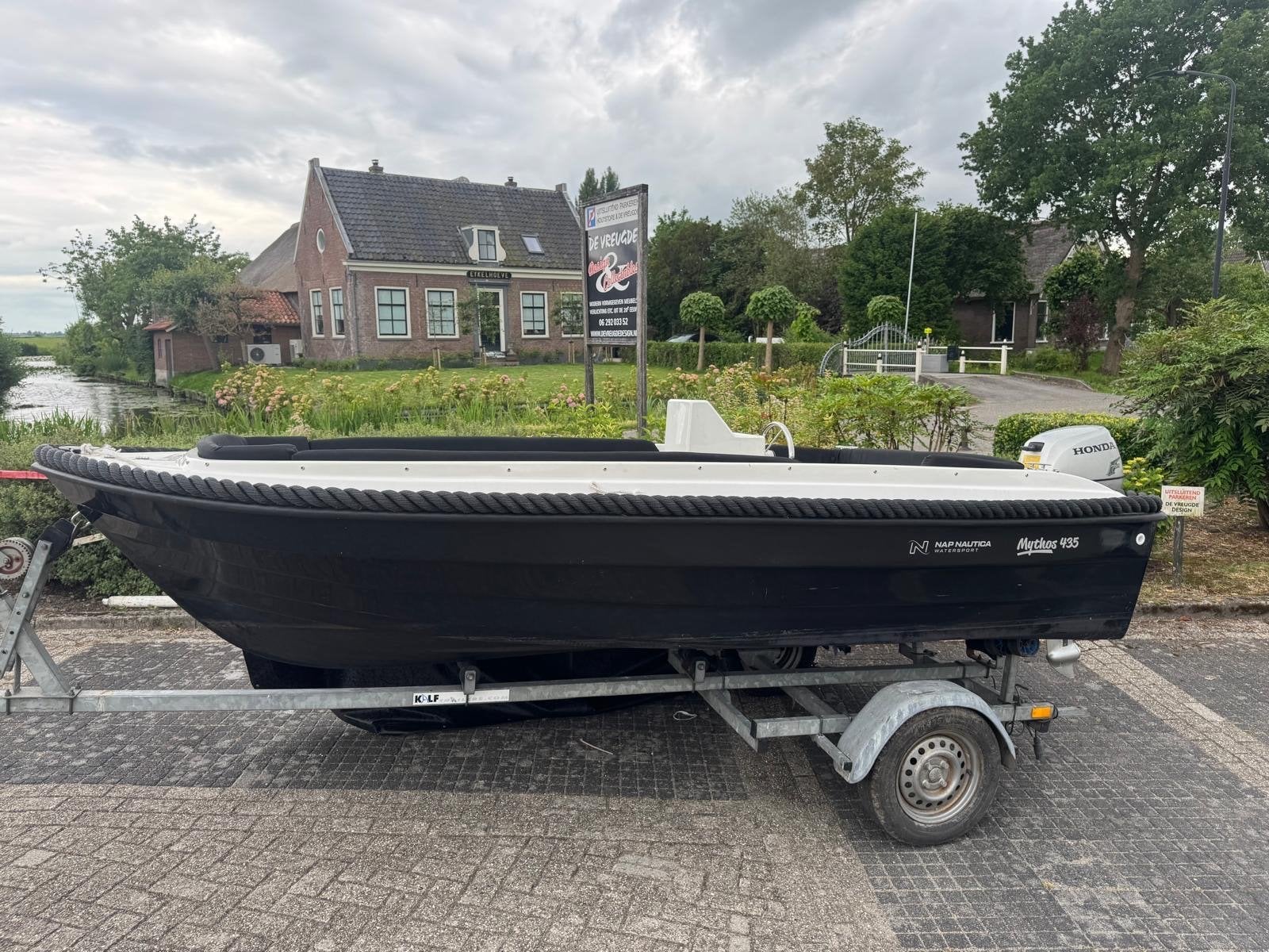 Nette Mythos 435 met 15 pk Honda 4-takt en zonnedek, Watersport en Boten, Ophalen, Rondzit, 1 pk, Zo goed als nieuw