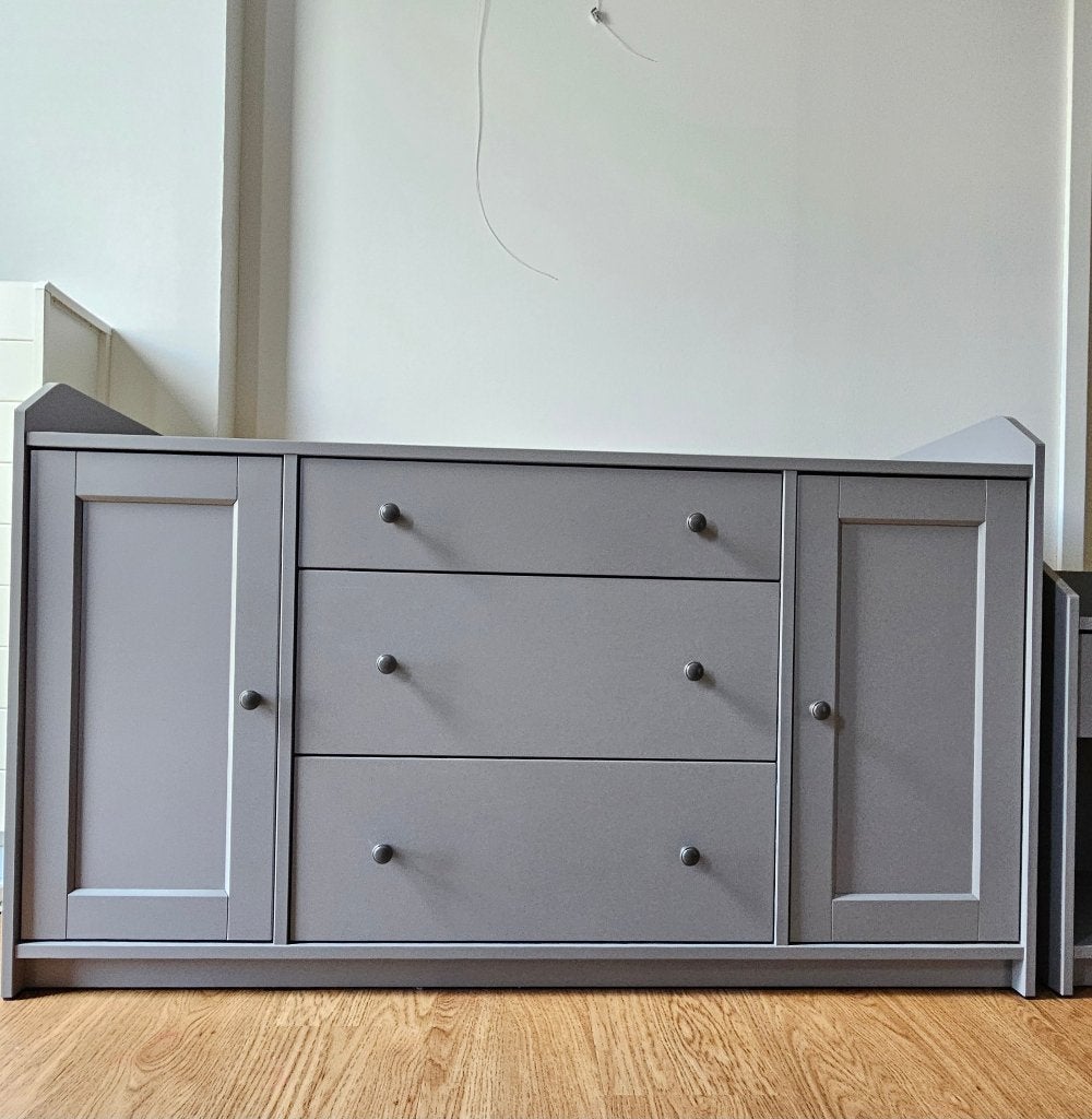 Dressoir en nachtkastje hauga grijs, Ophalen, 100 tot 150 cm, Zo goed als nieuw, 3 of 4 laden