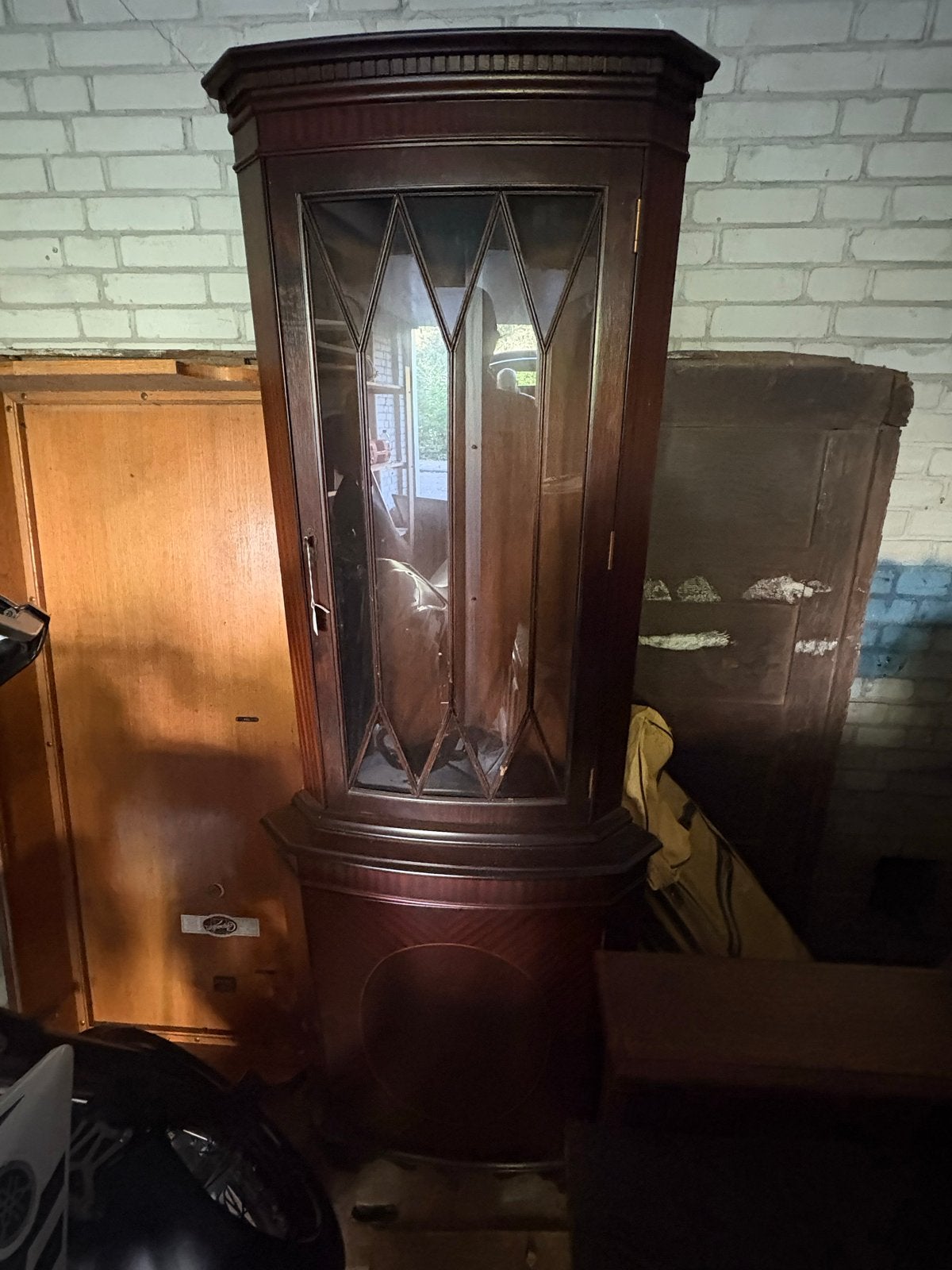 Antieke hoekkast met glas en verlichting, Ophalen