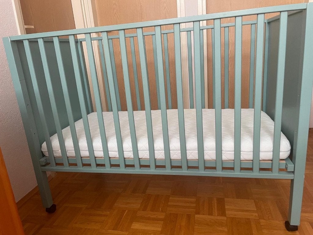 Babyledikantje lichtgroen, Ophalen, Zo goed als nieuw, Ledikant