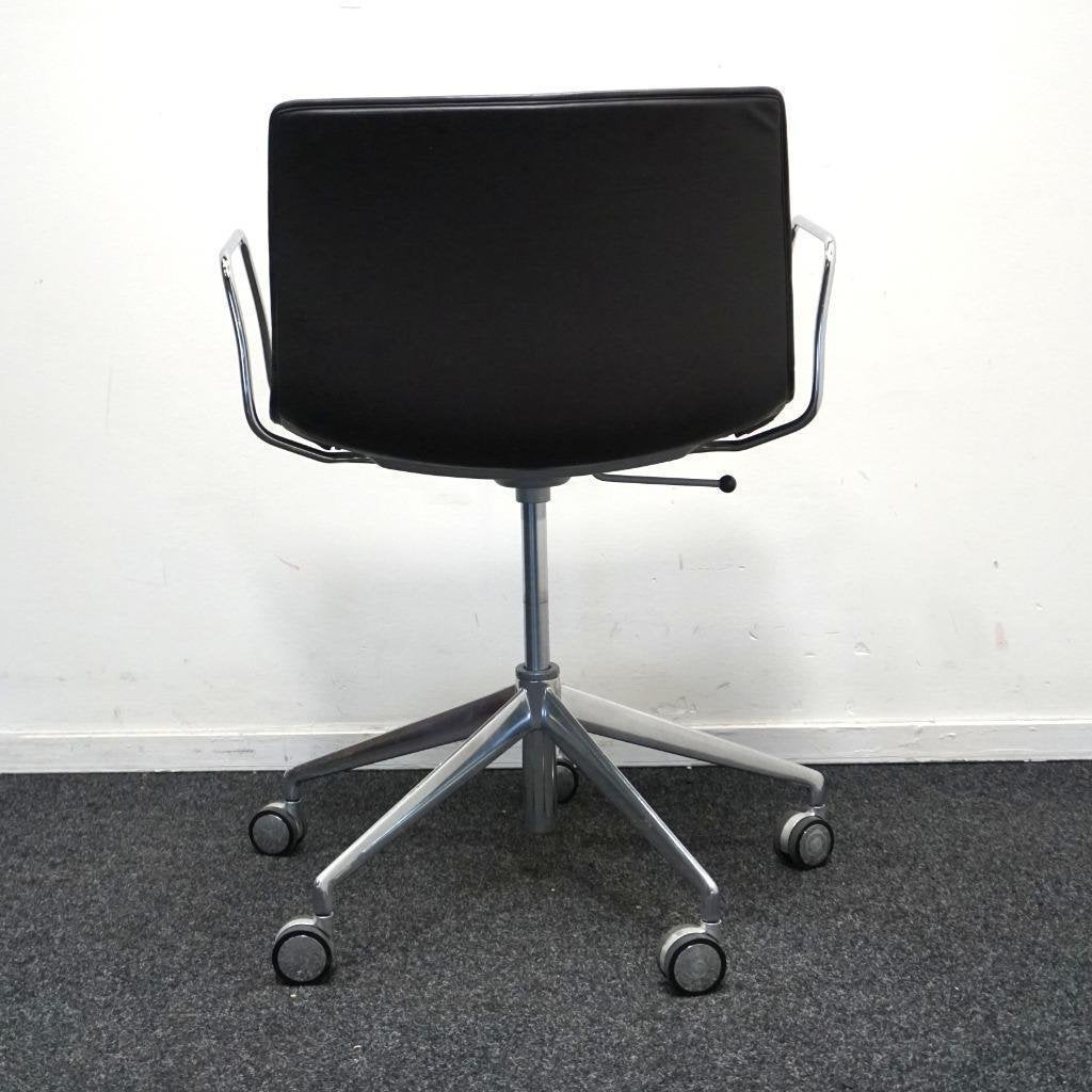 Arper Catifa 53 Design Vergaderstoelen | Donkerbruin Leer, Gebruikt, -, Leer, Ophalen of Verzenden