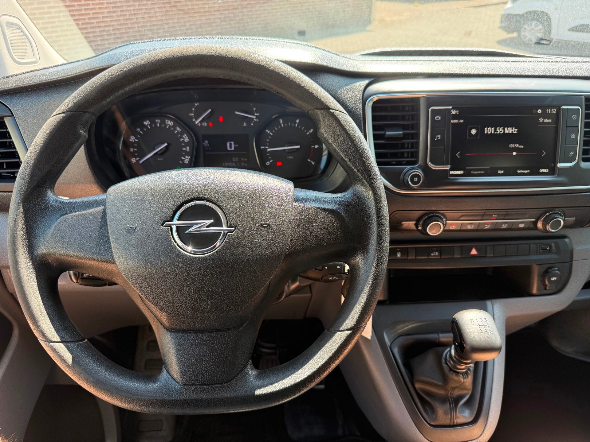 Opel Vivaro 2.0 CDTI L2H1 CarPlay airco cruise euro 6 option, Auto's, Bestelauto's, Voorwielaandrijving, Gebruikt, Euro 6, 4 cilinders