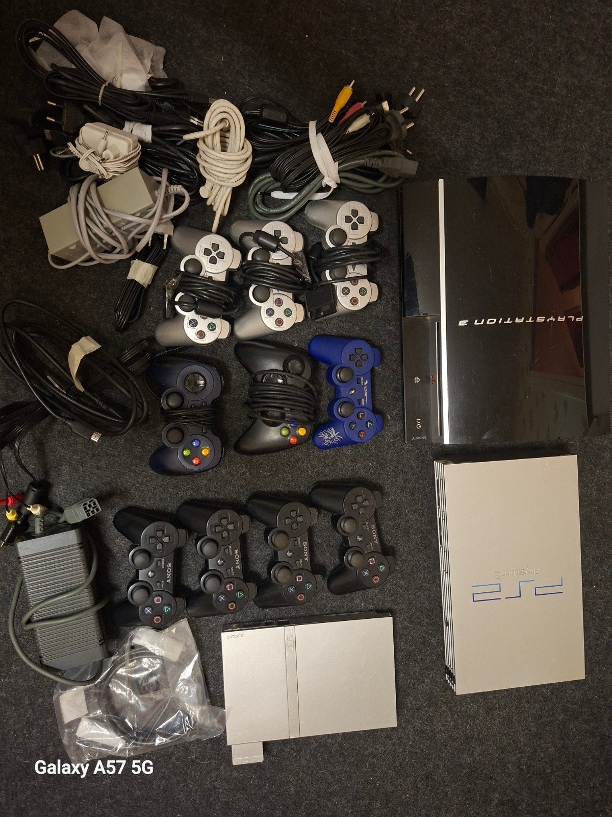 PlayStation 2 Slim 2& PlayStation 3 Slim met controllers en, Ophalen, Gebruikt, 500 GB, Met 3 controllers of meer