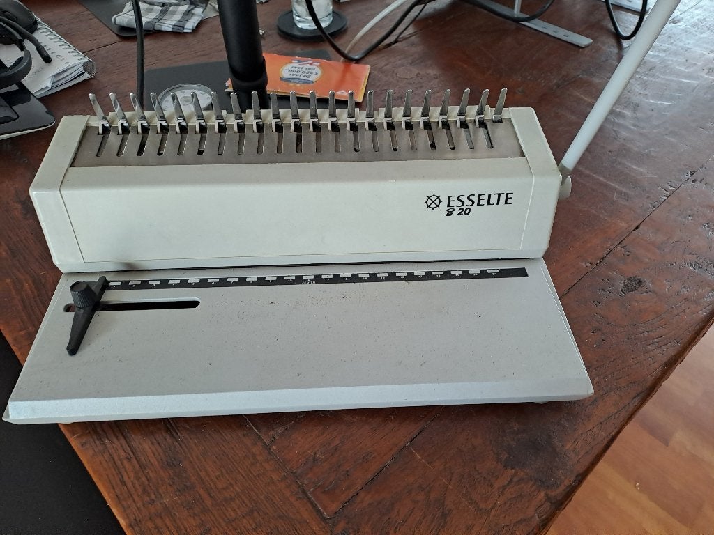 inbindmachine Esselte, Ophalen, Gebruikt