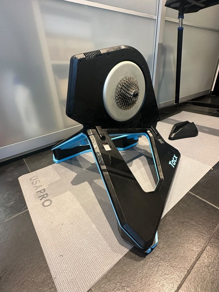 Tacx NEO 2T Smart fietstrainer + Neo Motion Plates + Tafel, Sport en Fitness, Ophalen, Zo goed als nieuw, Overige typen