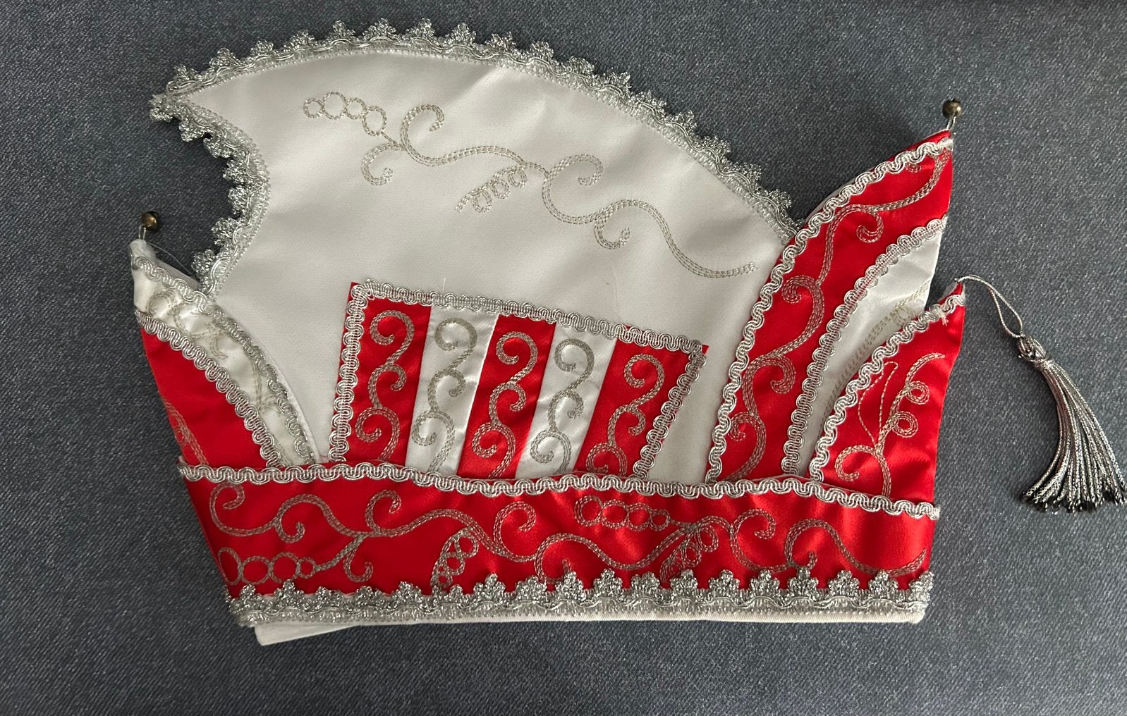 Prinsensteek rood/wit maat 63, Carnaval, Nieuw, Overige maten, Ophalen of Verzenden