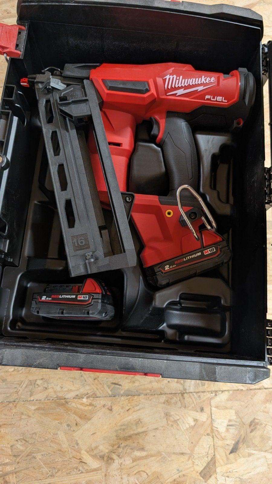 milwaukee tacker met 2 x m18, Ophalen of Verzenden, Nieuw, 400 tot 600 watt, Overige typen