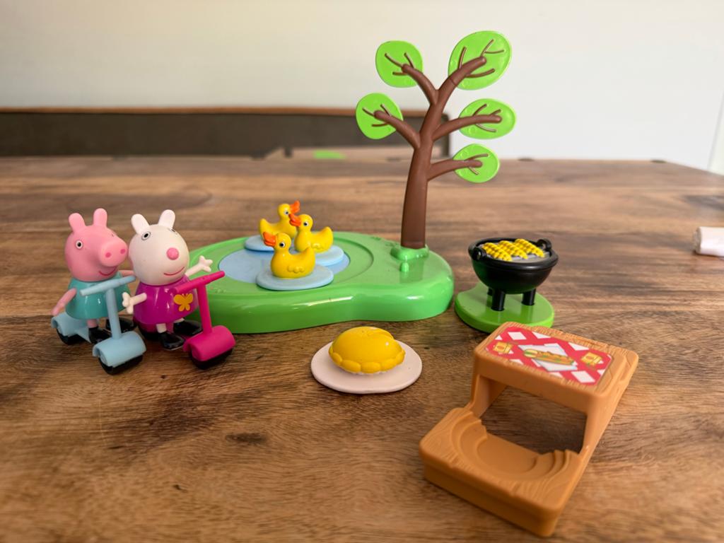 Peppa Pig BBQ/Picknick Speelset met Figuren en Accessoires, Ophalen of Verzenden, Gebruikt, Poppenhuis