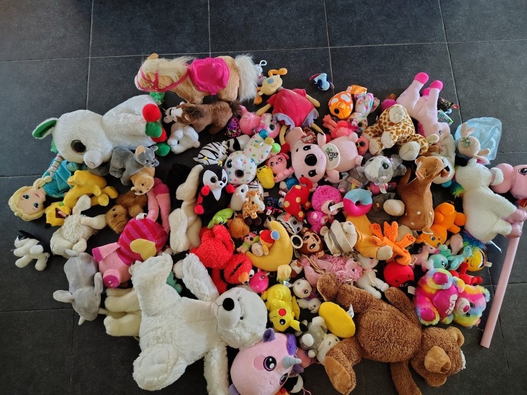 HEEL VEEL KNUFFELS!!! BIJNA GRATIS, Kinderen en Baby's, Speelgoed | Knuffels en Pluche, Ophalen, Zo goed als nieuw, Overige typen