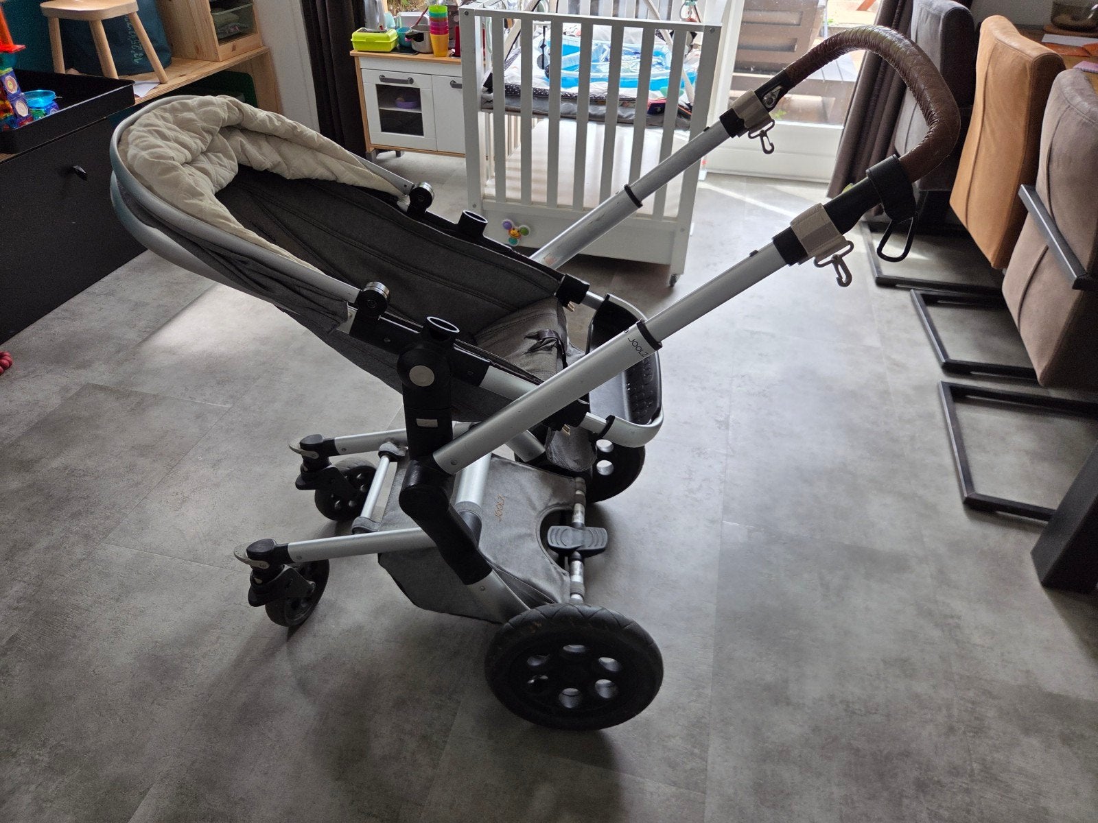 Joolz kinderwagen met reiswieg - Zo goed als nieuw, Zo goed als nieuw, Verstelbare duwstang, Ophalen, Kinderwagen