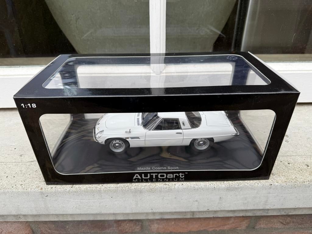 1:18 Mazda Cosmo Sport wit 1966 Autoart 75931, Auto, Autoart, Nieuw, Ophalen of Verzenden