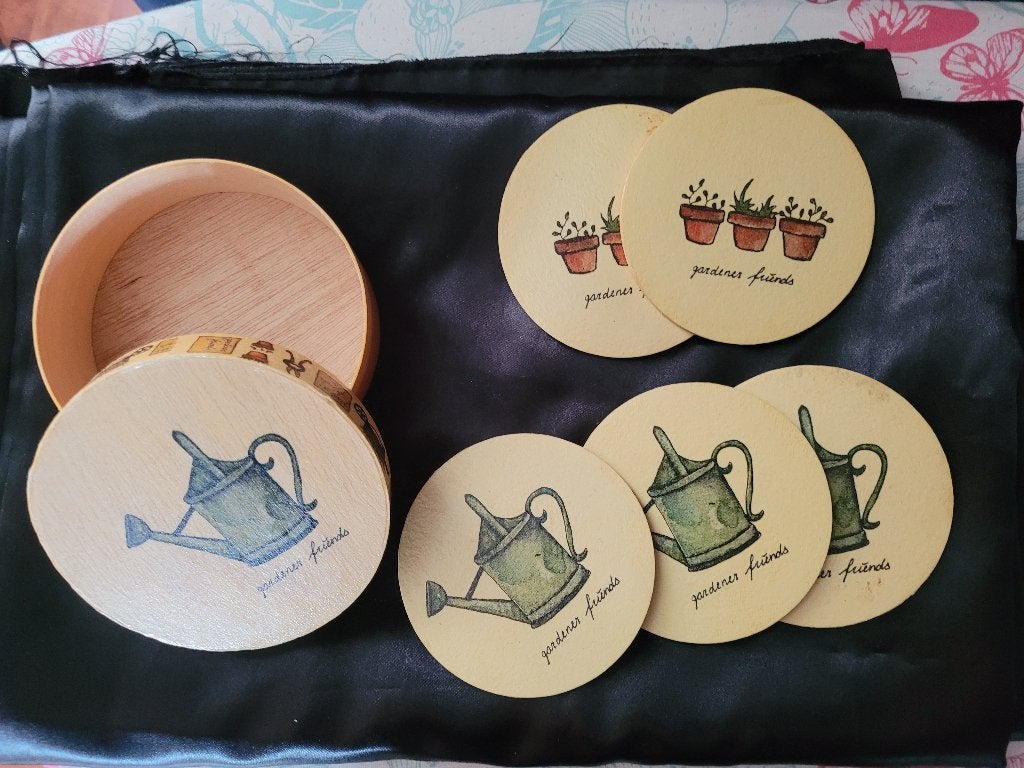 ONDERZETTERS I N DOOSJE, Hout, Glasonderzetter, Meerkleurig, Ophalen of Verzenden
