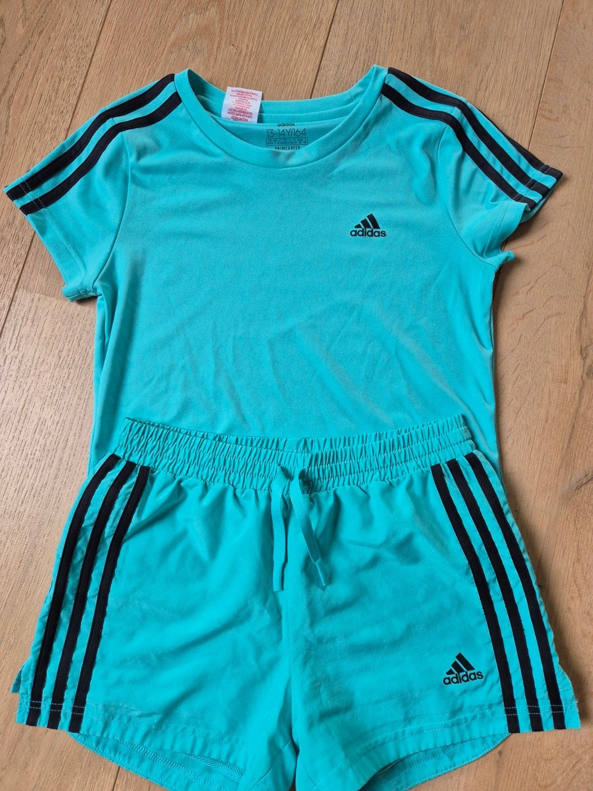 Adidas sportset maat 164, Kinderen en Baby's, Kinderkleding | Maat 164, Adidas, Gebruikt, Meisje, Ophalen of Verzenden