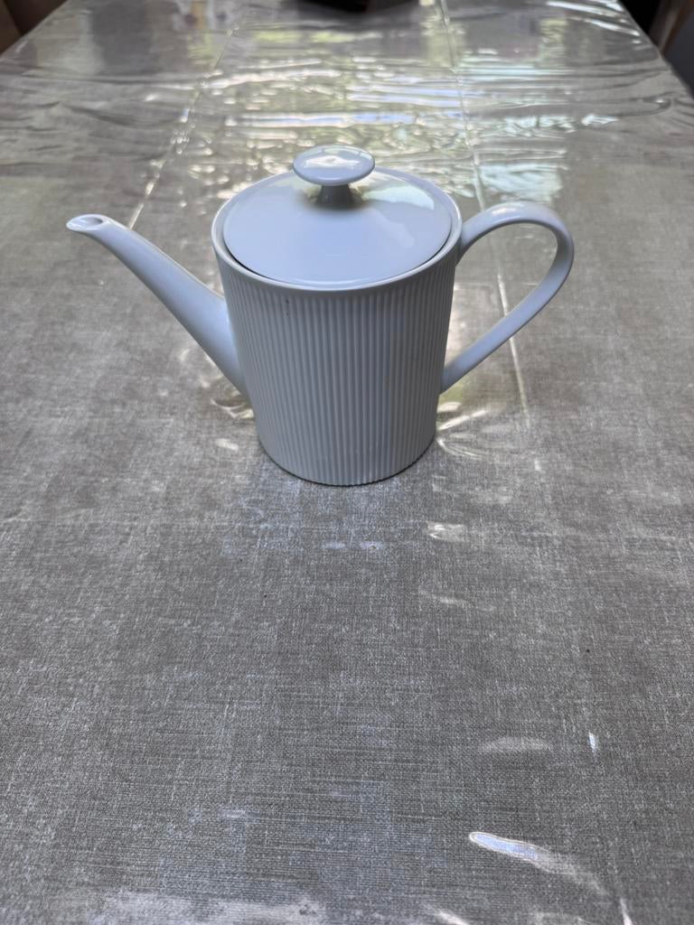 Arzberg Cannelee theepot wit puntgaaf, Huis en Inrichting, Keuken | Servies, Ophalen, Overige typen, Nieuw, Effen