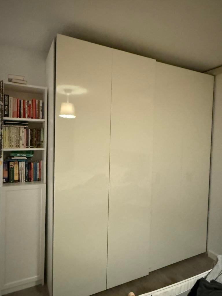 IKEA HASVIK Schuifdeuren Hoogglans Wit (200x236 cm), Ophalen, Kunststof, 200 cm of meer, 150 tot 200 cm
