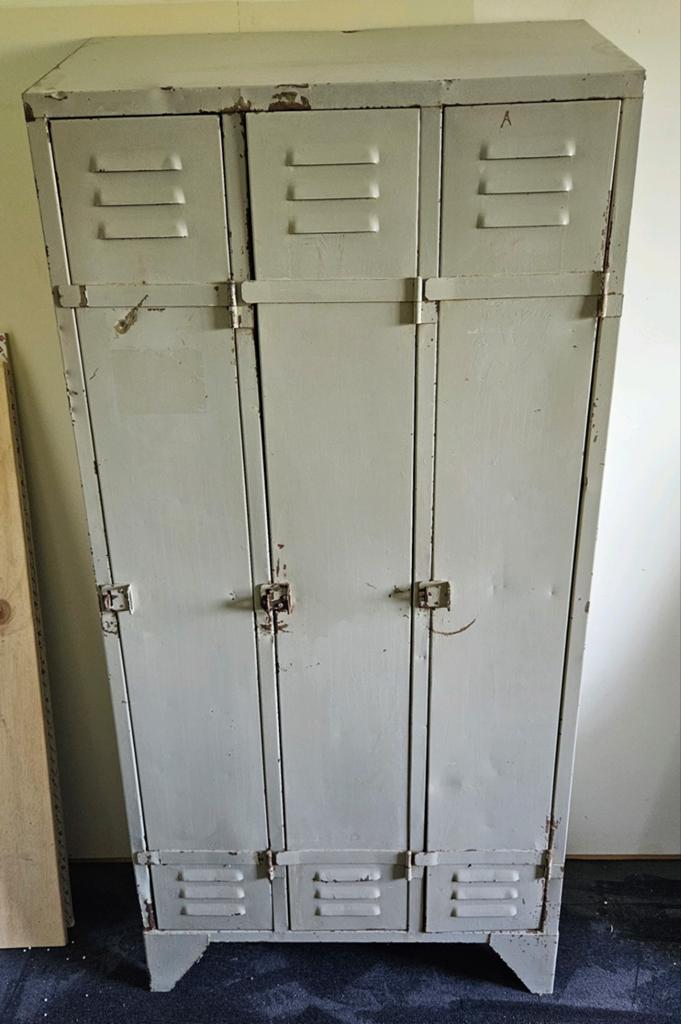 Grijze locker kast 3 deurs, Ophalen