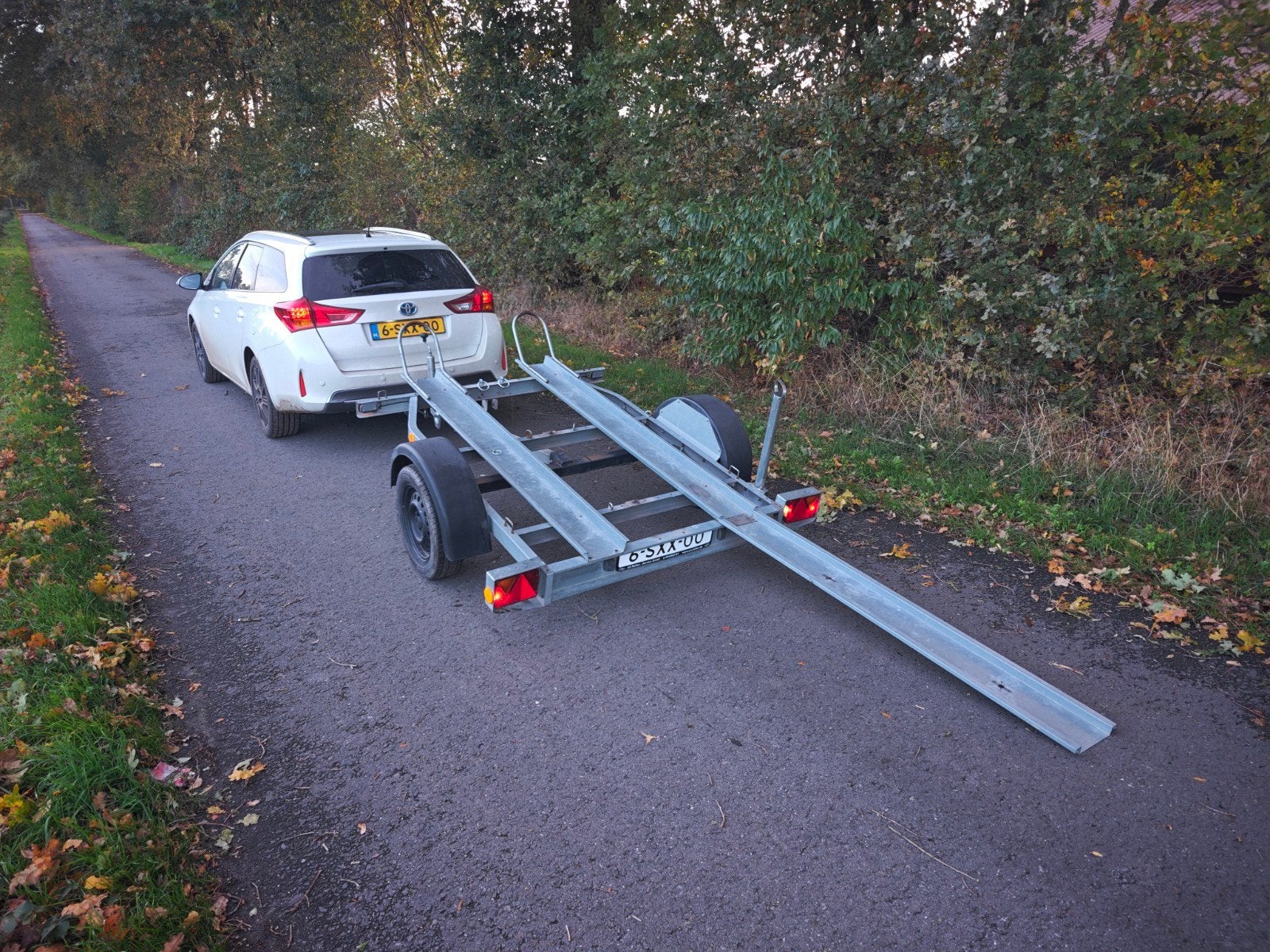 Neptun kantelbare motoraanhanger motortrailer, Ophalen