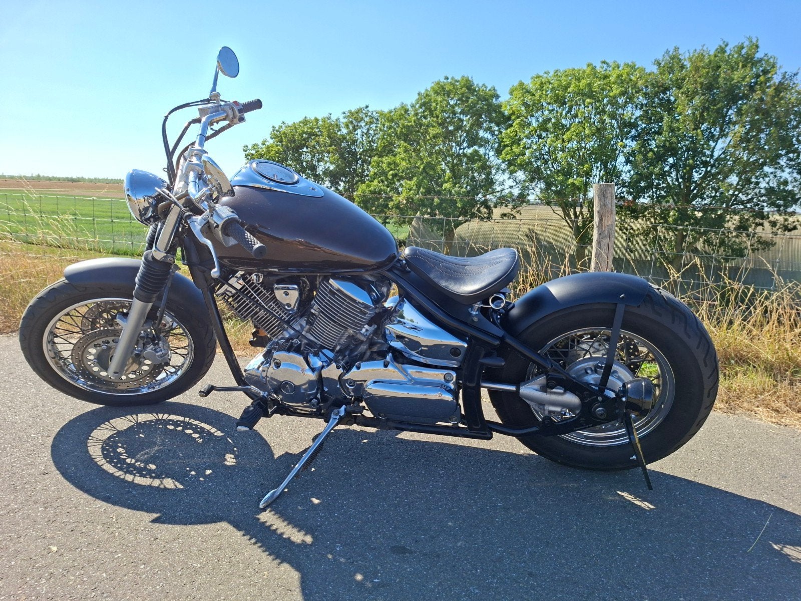 DRAGSTAR XVS 1100 BOBBER, Cardan-aandrijving, 2 cilinders, Gebruikt, Particulier