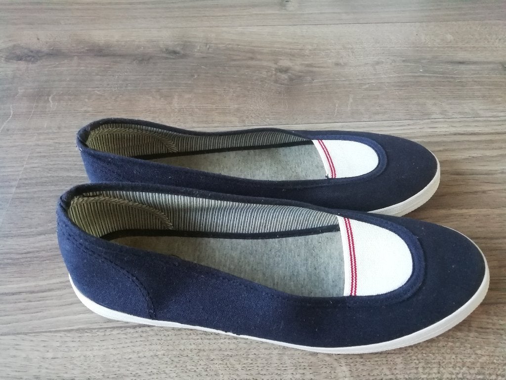 Donkerblauwe canvas ballerina's maat 41, Kleding | Dames, Blauw, Zo goed als nieuw, Ballerina's, Ophalen of Verzenden