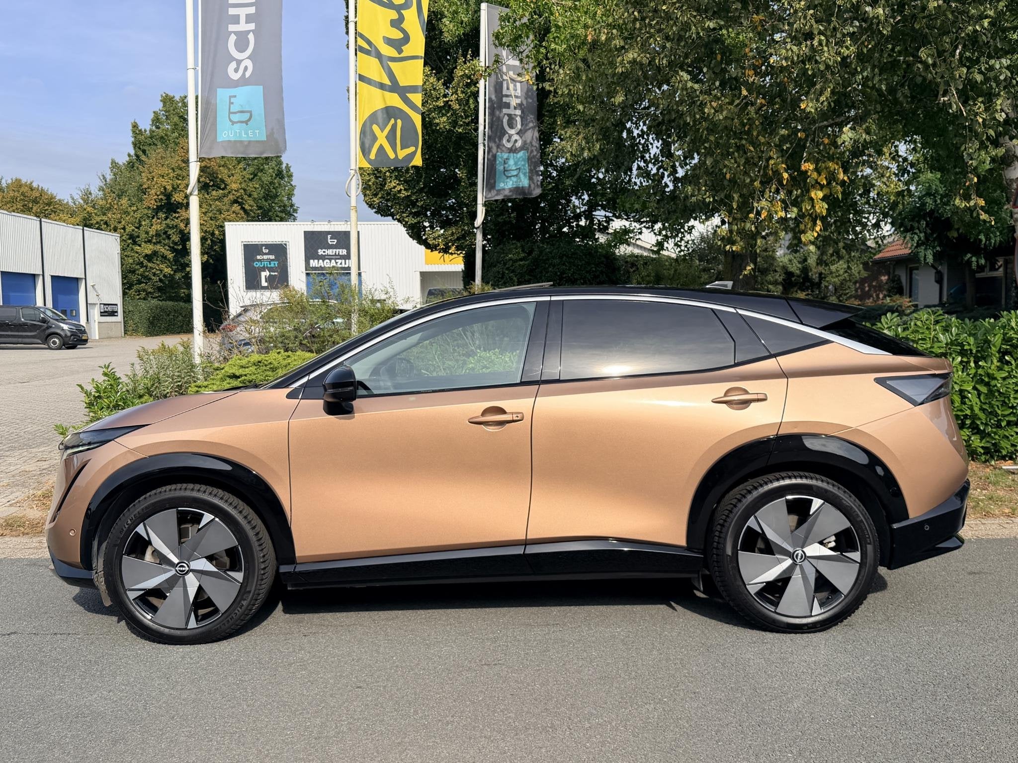 Nissan Ariya Evolve 91 kWh 242PK Pano•Leder, Auto's, Gebruikt, Verwarmde buitenspiegels, 1944 kg, Ariya