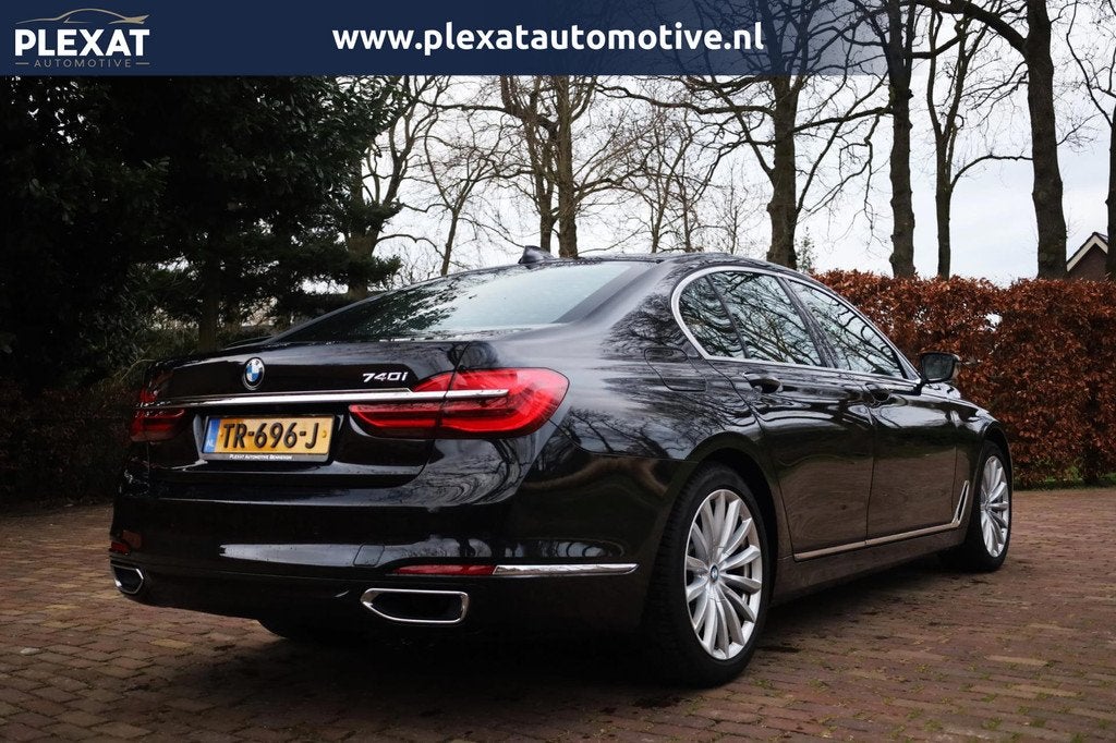 BMW 7-serie 740i High Executive Aut. | Adaptief | Luchtverin, Automaat, Achterwielaandrijving, Gebruikt, 1700 kg