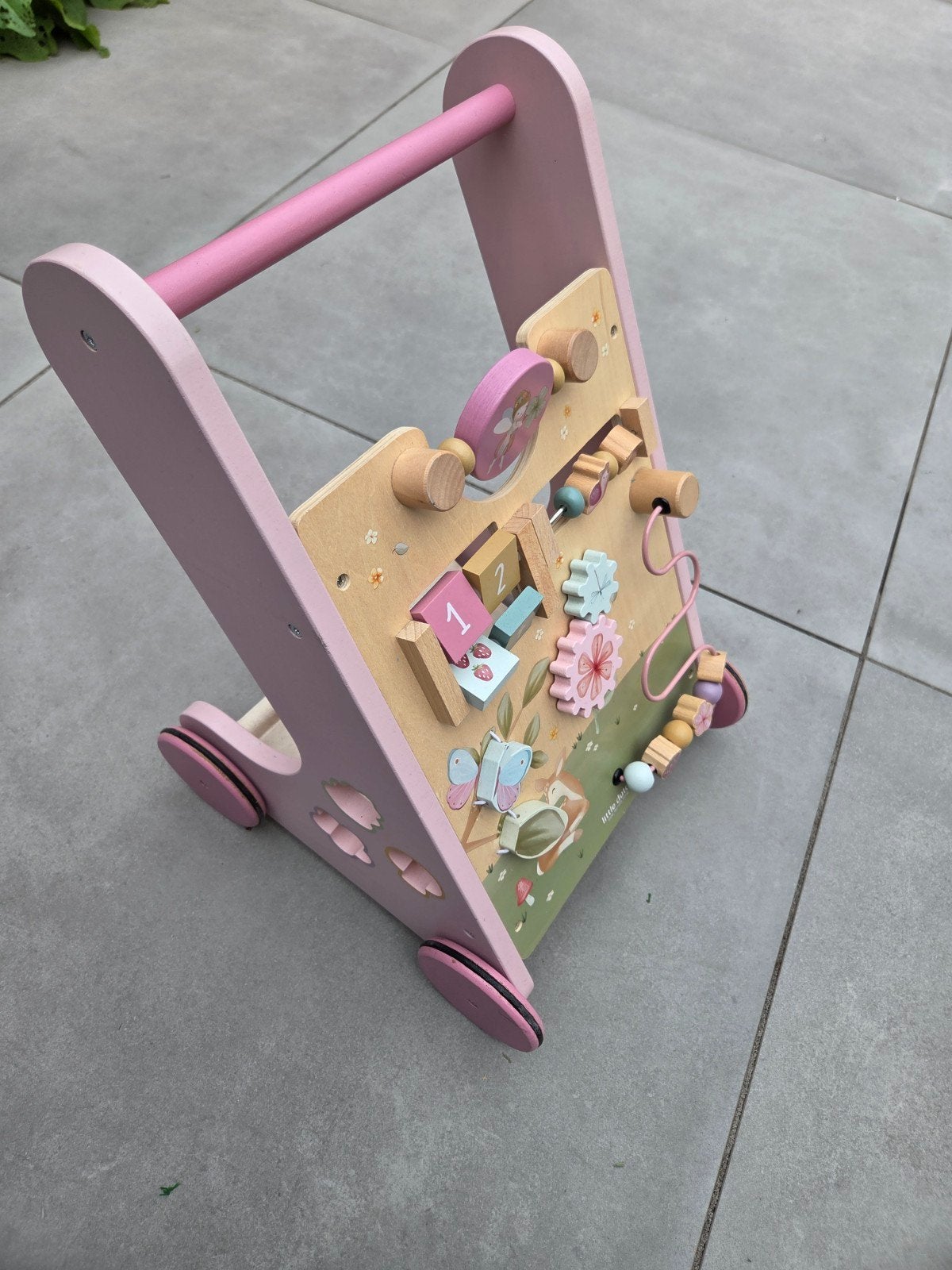 Houten loopwagen met activiteitenbord - Roze, Ophalen, Zo goed als nieuw, Overige typen, Met wieltjes