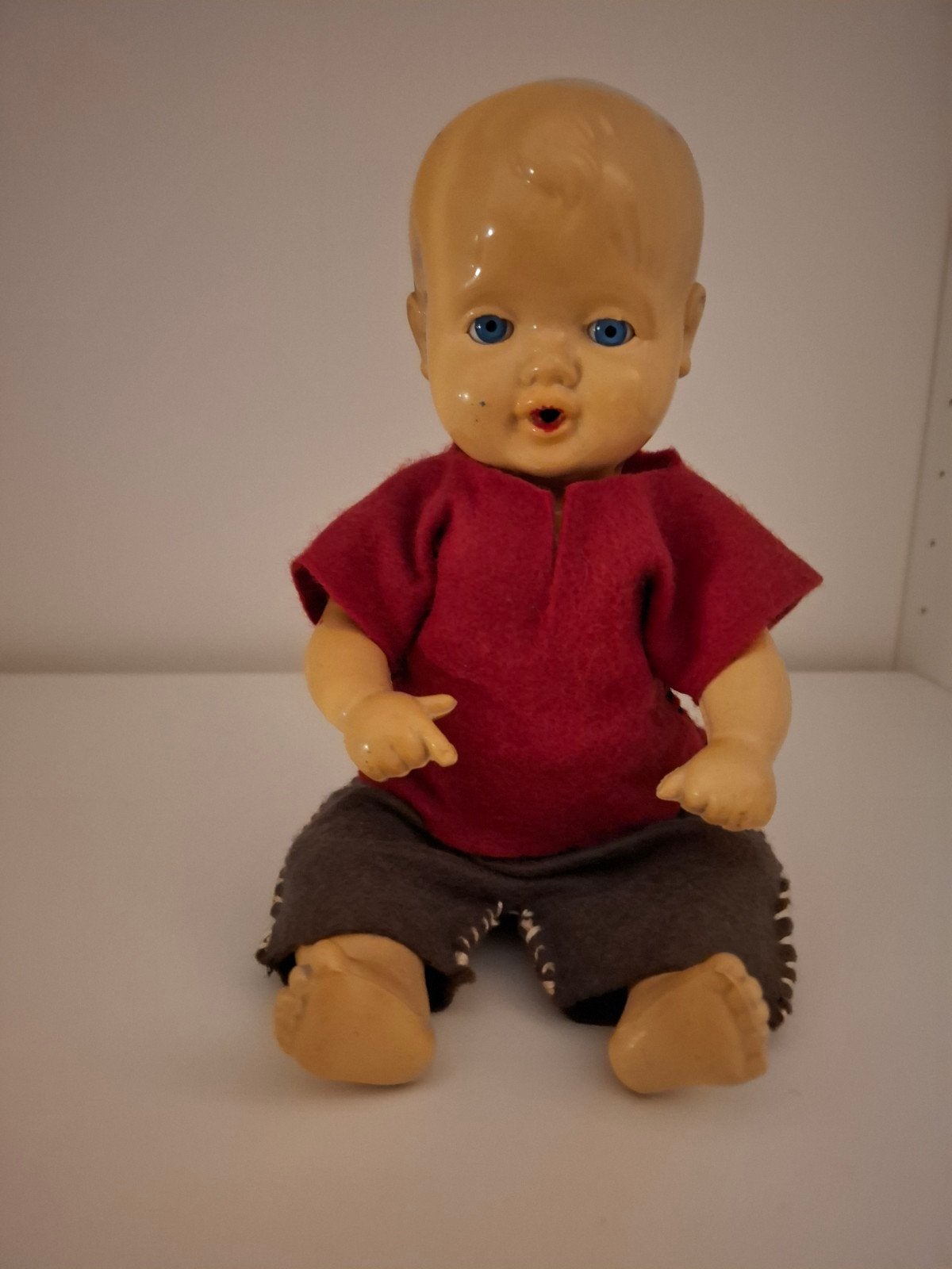 Vintage Babypopje van rubberachtig materiaal, Verzamelen, Poppen, Ophalen, Gebruikt, Babypop