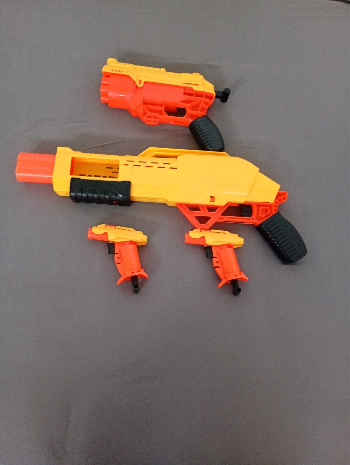 Nerf Blasters Set: Grote Shotgun en Twee Kleine Pistolen, Ophalen, Gebruikt, Jongen of Meisje