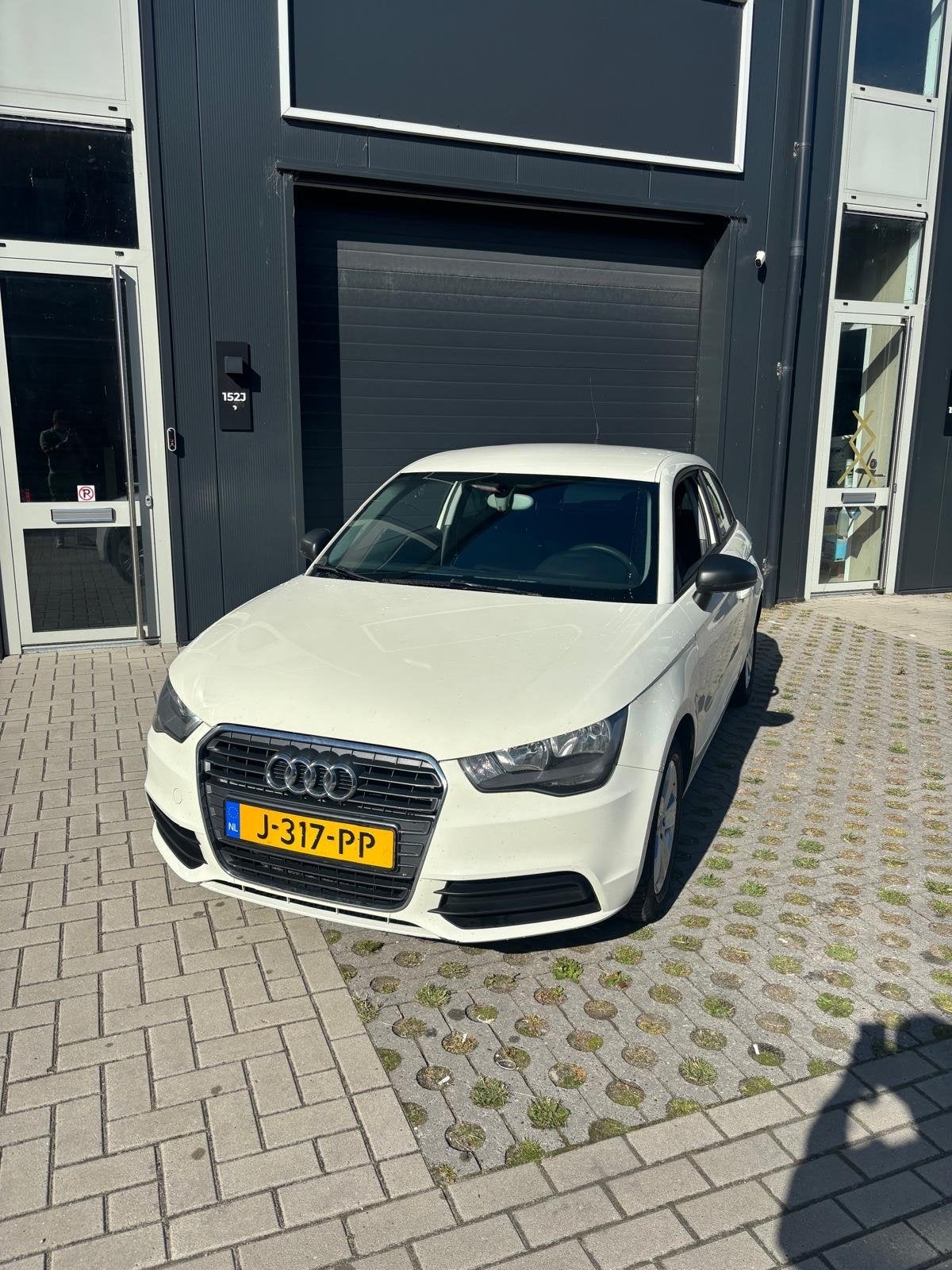 Audi A1 1.2 Tfsi 63KW 2011 Wit, Auto's, Audi, Voorwielaandrijving, 4 cilinders, 4 stoelen, Wit